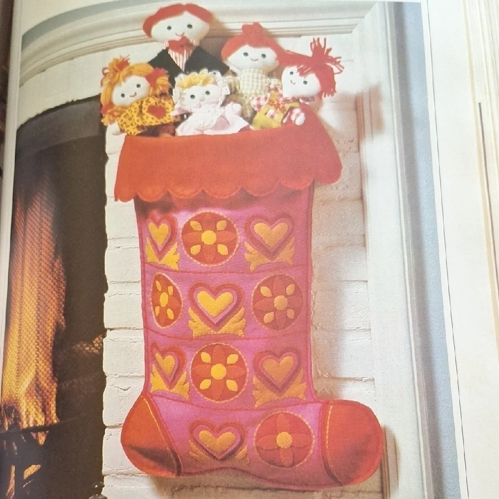 Treasury of Christmas Crafts & Foods Book